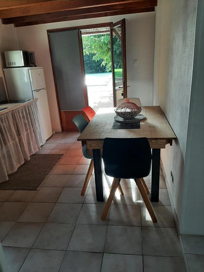 Gite A La Campagne Avec Piscine Biziat Zewnętrze zdjęcie